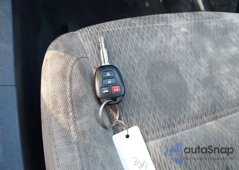 2014 Toyota Corolla Le Eco z USA, uszkodzony, nr VIN 5YFBPRHE8EP059965